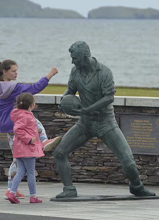 Mick O'Dwyer statue in Waterville