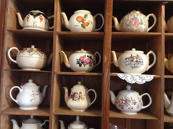 teapots at Peter's Place Cafe, Waterville.