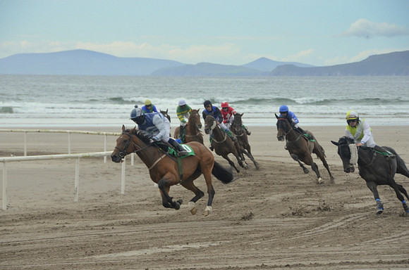 Glenbeigh races on Rossbeigh beach